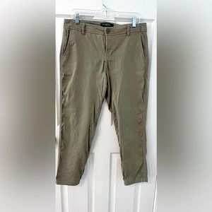 Liverpool Khaki Jeans Size 10/30